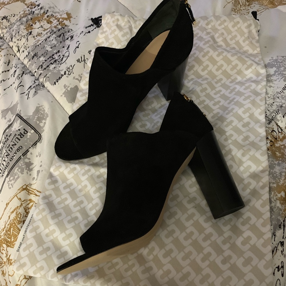 NEW Diane von Furstenburg Black Suede Bootie!